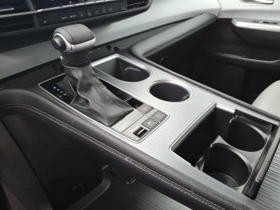 2025 Toyota Sienna XLE FWD 8-Passenger