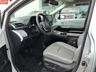 2025 Toyota Sienna XLE FWD 8-Passenger