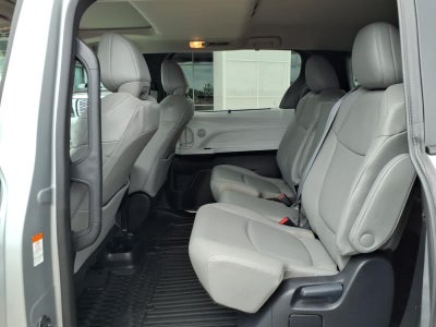 2025 Toyota Sienna XLE FWD 8-Passenger