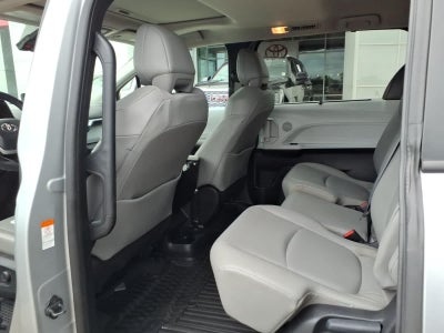2025 Toyota Sienna XLE FWD 8-Passenger