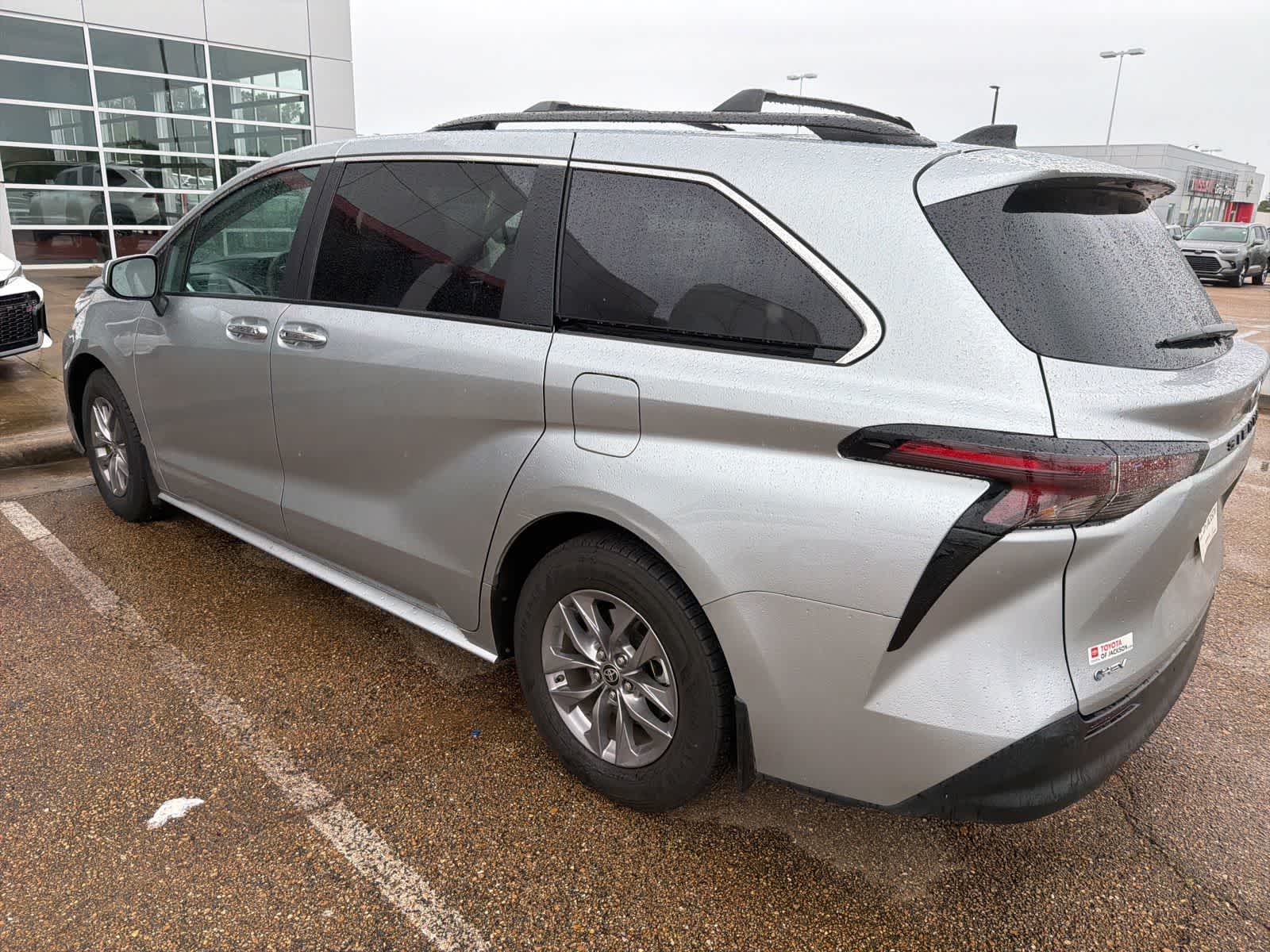 2025 Toyota Sienna XLE FWD 8-Passenger