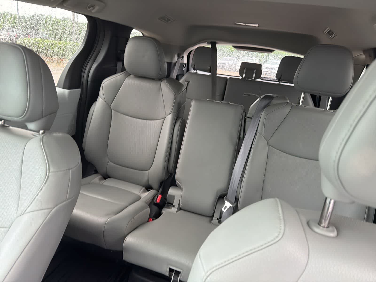 2025 Toyota Sienna XLE FWD 8-Passenger