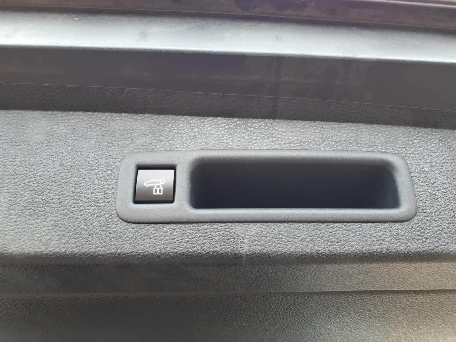 2025 Toyota Sienna XLE FWD 8-Passenger