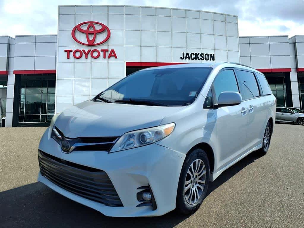 2019 Toyota Sienna XLE FWD 8-Passenger