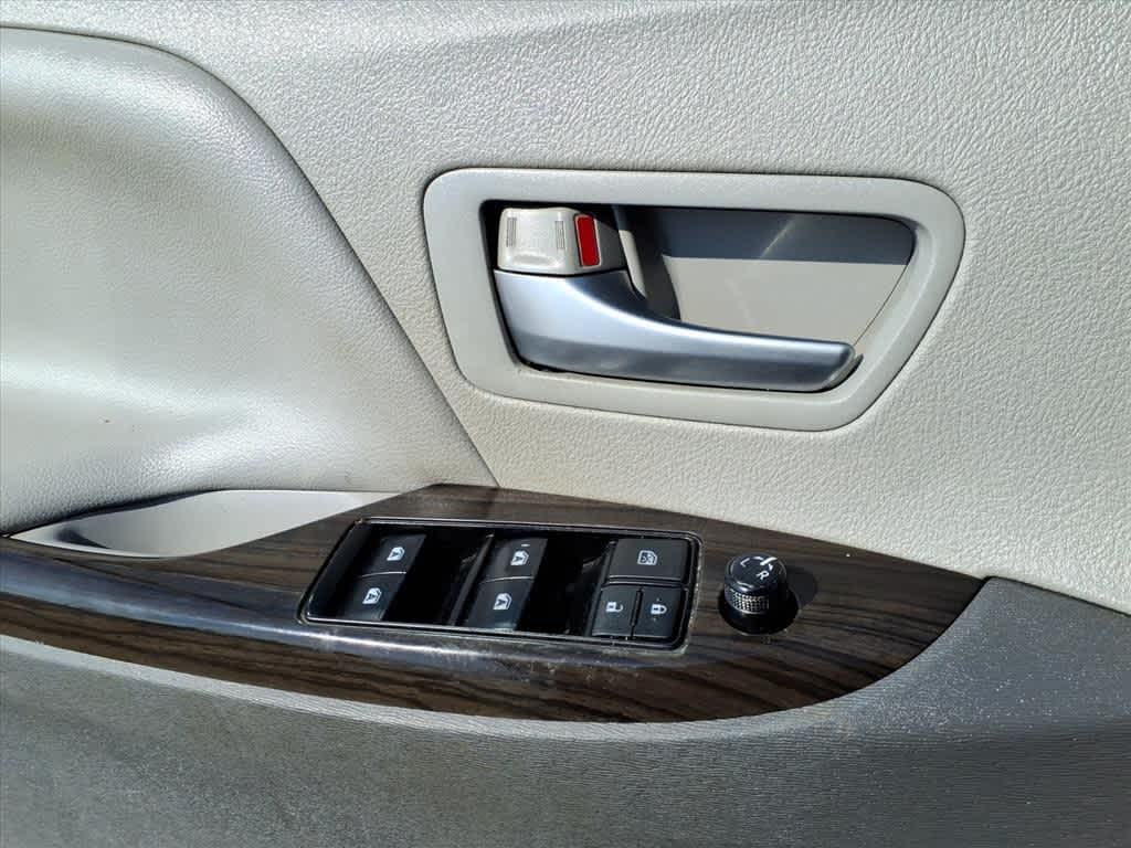 2019 Toyota Sienna XLE FWD 8-Passenger