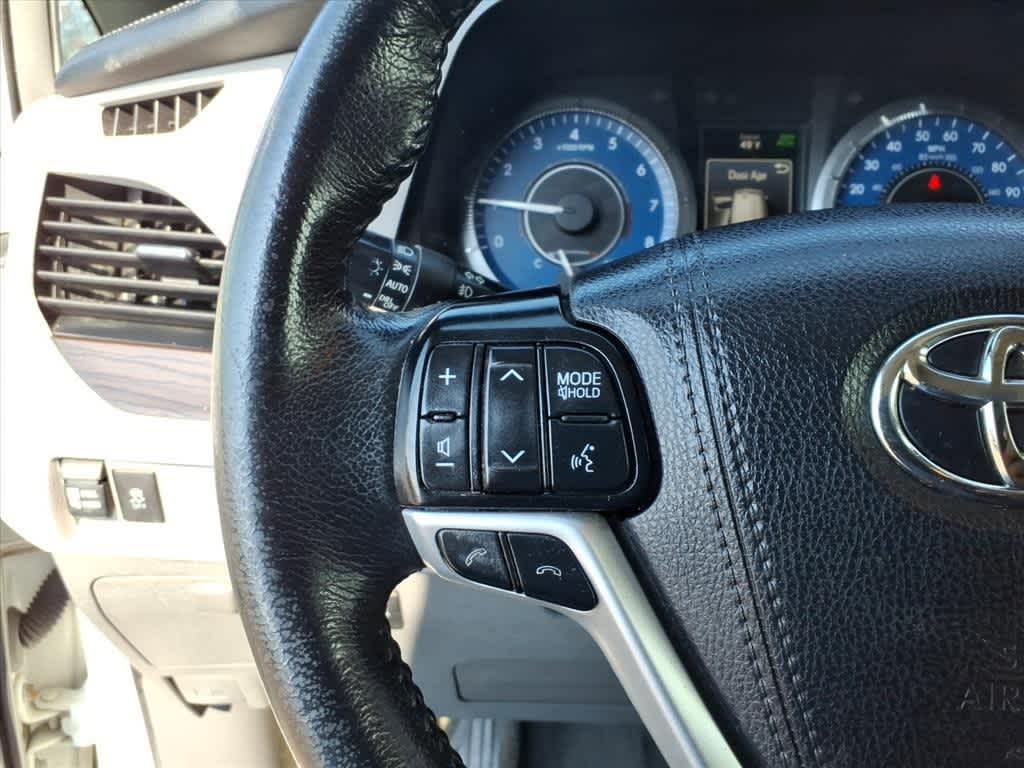 2019 Toyota Sienna XLE FWD 8-Passenger