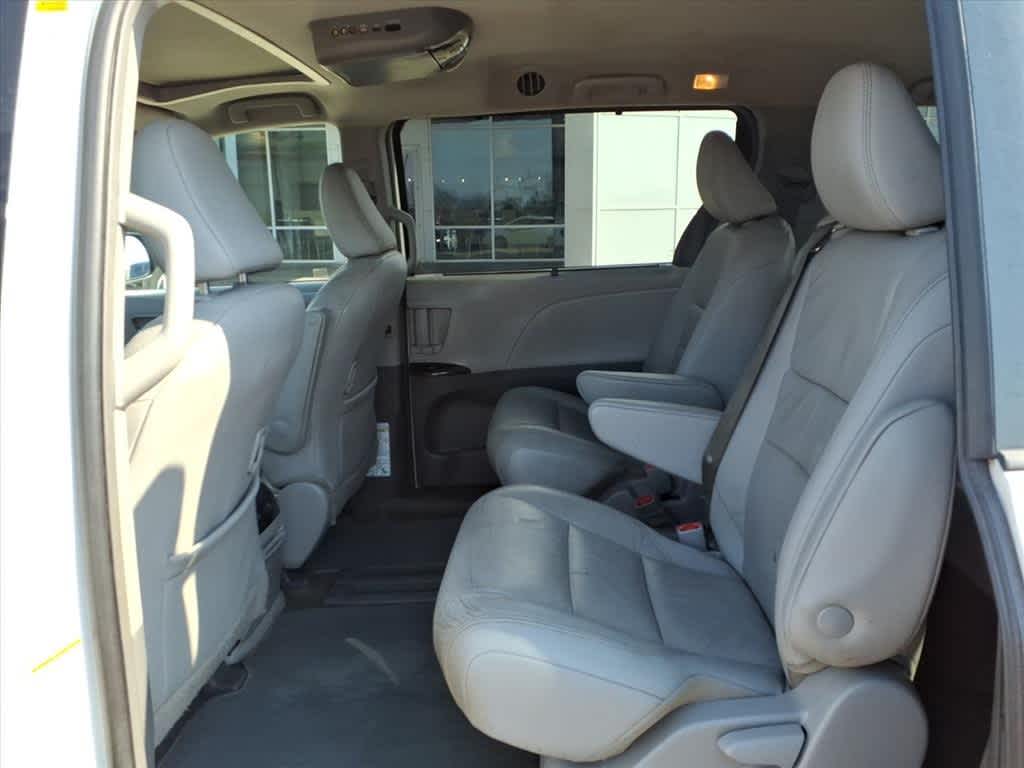 2019 Toyota Sienna XLE FWD 8-Passenger