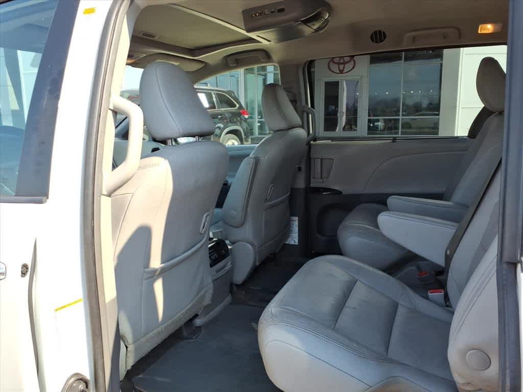 2019 Toyota Sienna XLE FWD 8-Passenger