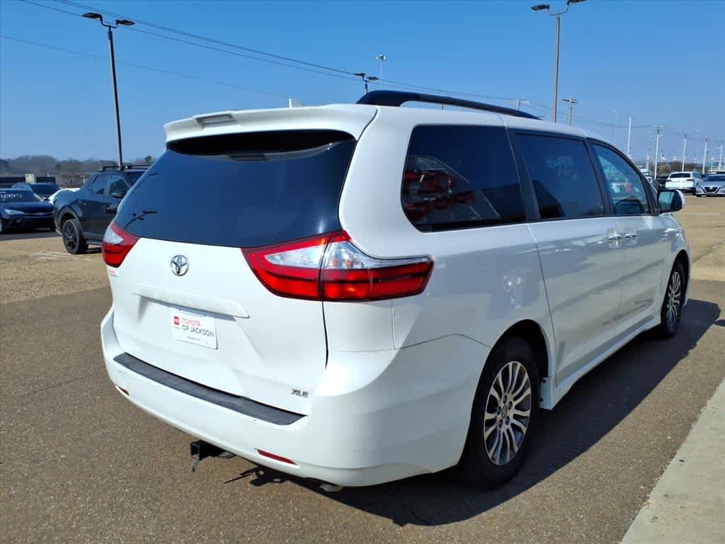 2019 Toyota Sienna XLE FWD 8-Passenger