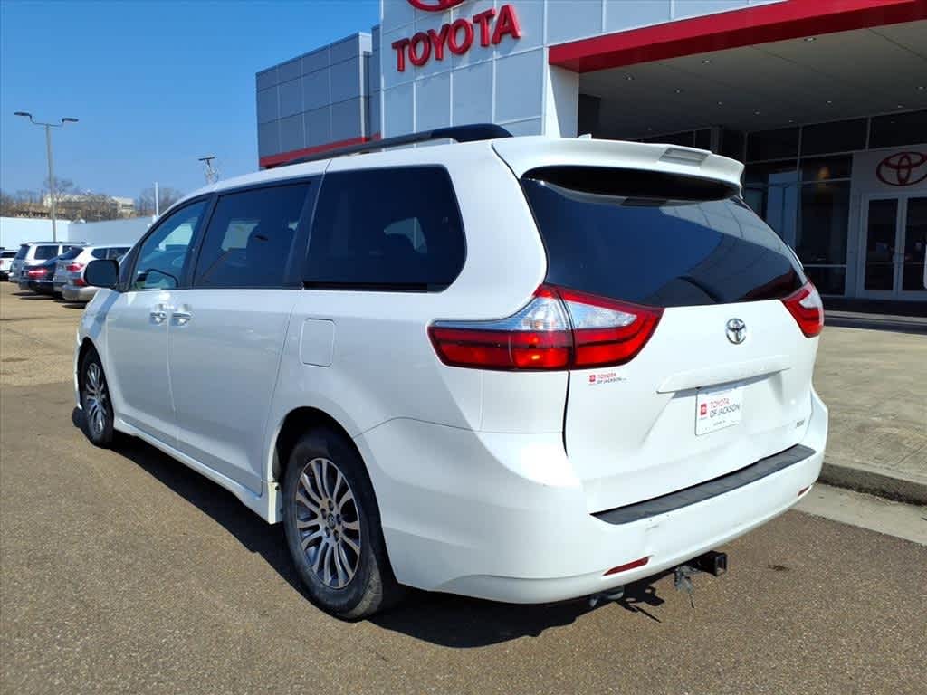 2019 Toyota Sienna XLE FWD 8-Passenger