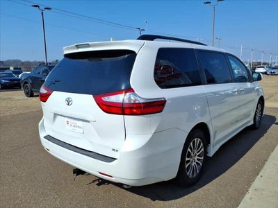 2019 Toyota Sienna XLE FWD 8-Passenger