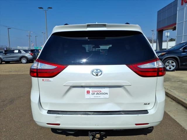 2019 Toyota Sienna XLE FWD 8-Passenger