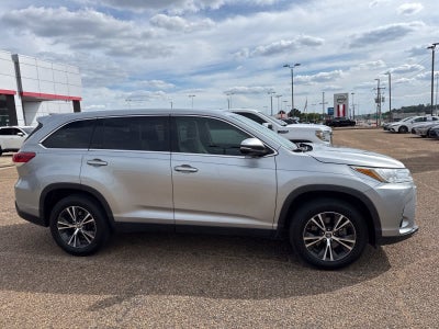 2019 Toyota Highlander LE I4 FWD
