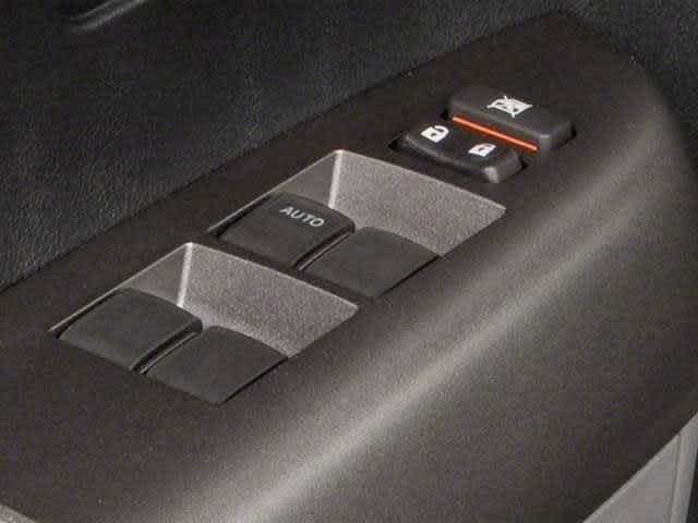 2013 Toyota Tundra CrewMax 4.6L V8 6-Spd AT