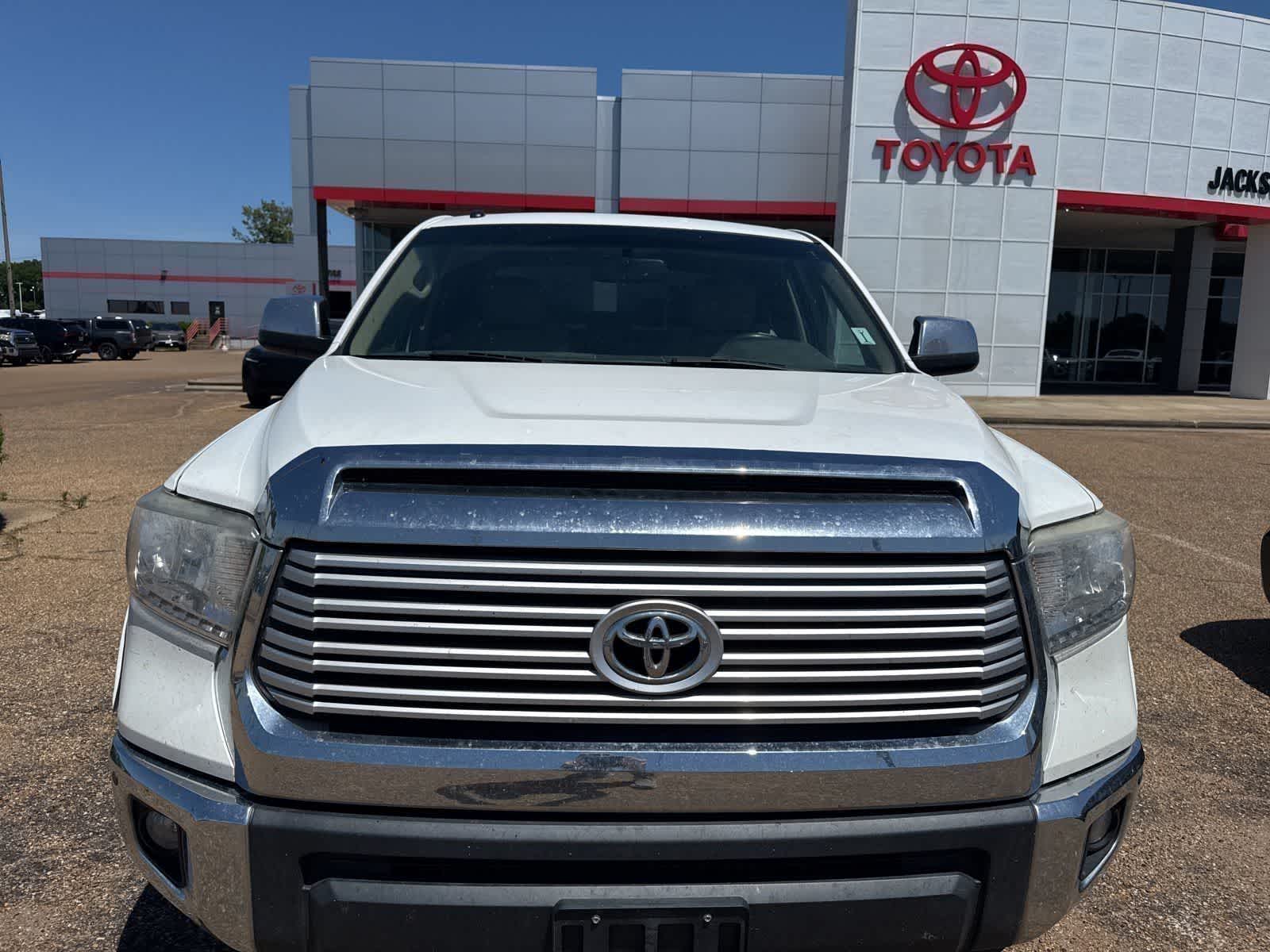 2016 Toyota Tundra CrewMax 5.7L FFV V8 6-Spd AT LTD