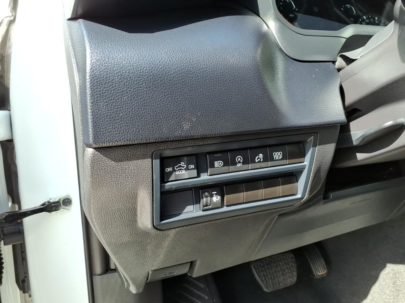 2025 Toyota Tundra SR CrewMax 5.5 Bed