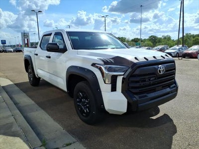 2025 Toyota Tundra SR CrewMax 5.5 Bed