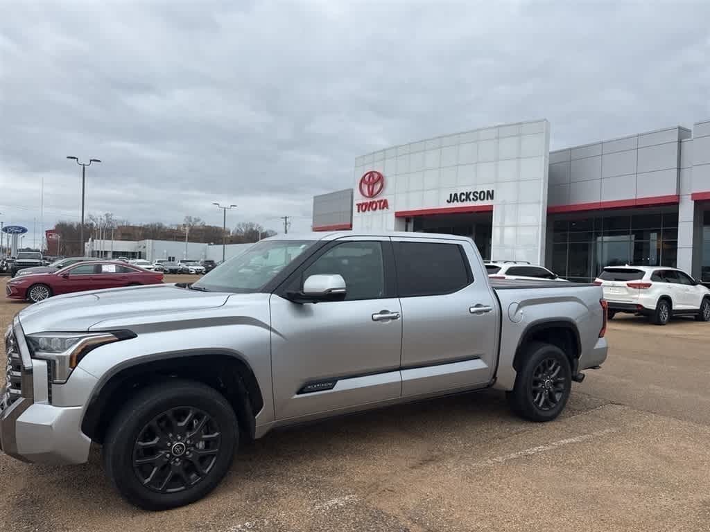 2023 Toyota Tundra Platinum CrewMax 5.5 Bed