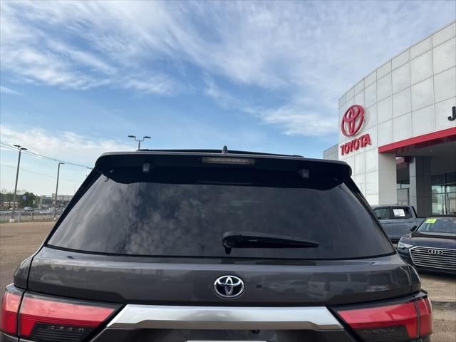 2024 Toyota Sequoia Capstone 4WD
