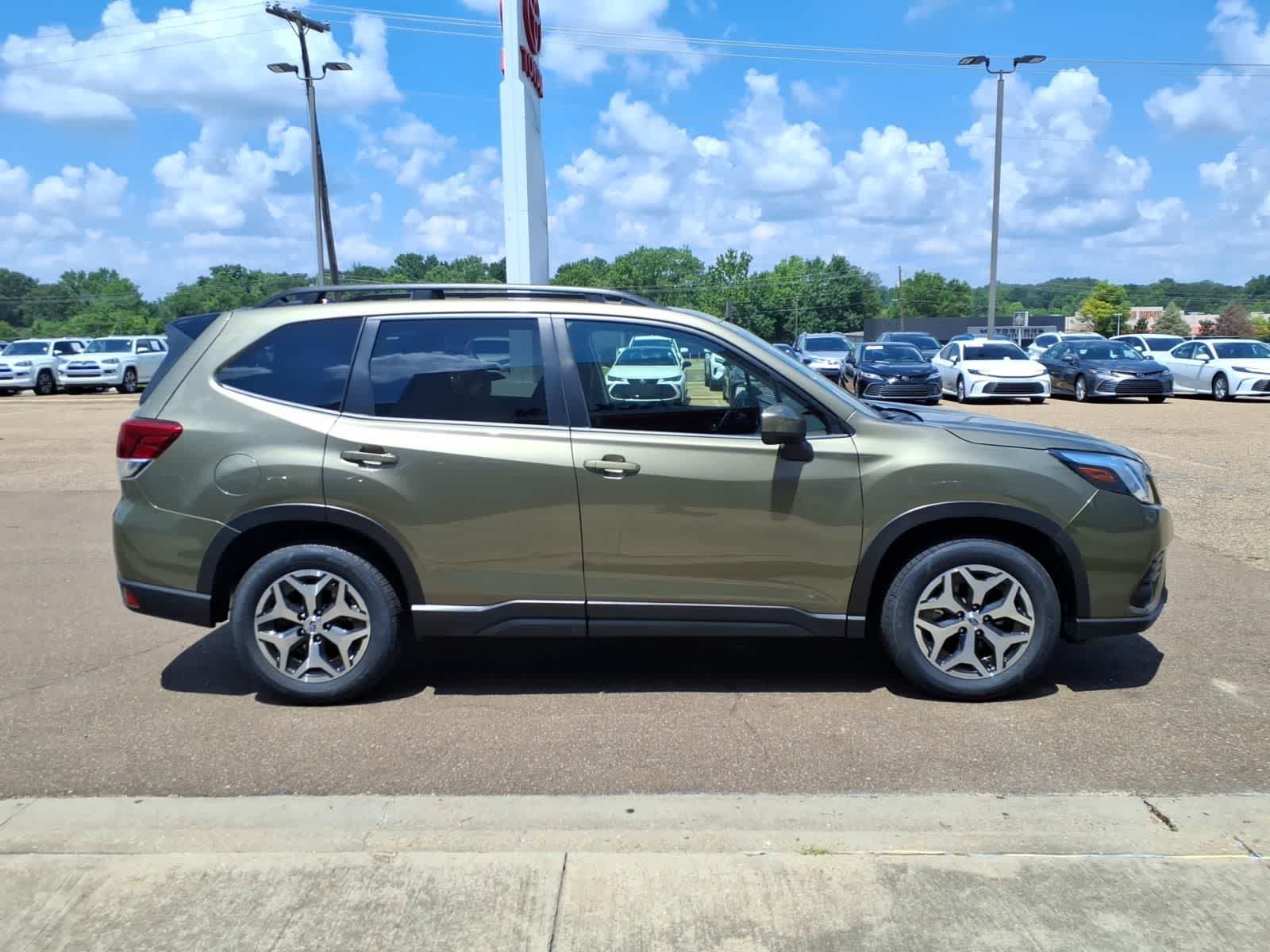 2024 Subaru Forester Premium AWD