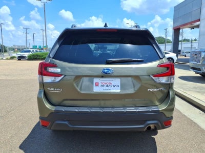 2024 Subaru Forester Premium AWD