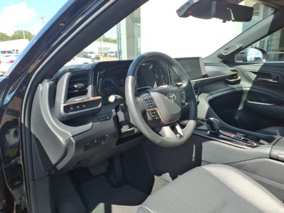 2025 Toyota Crown Signia Limited AWD