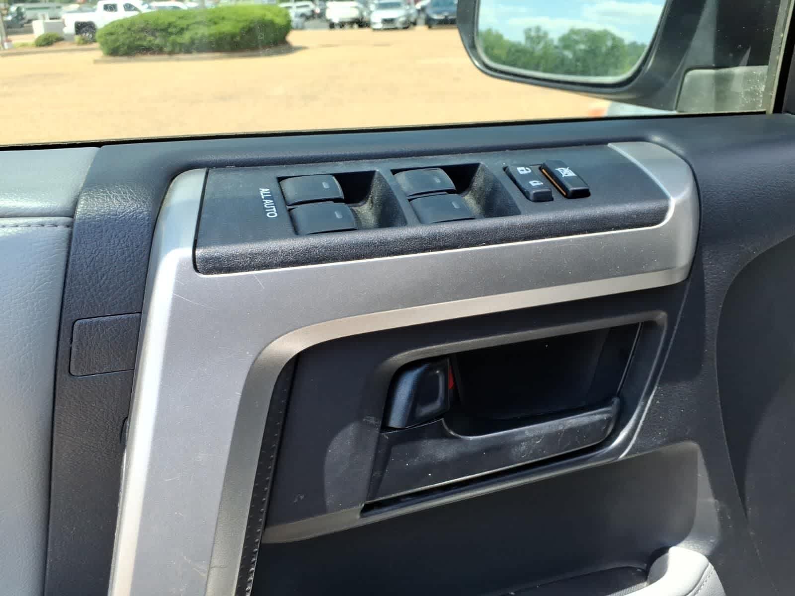 2013 Toyota 4Runner RWD 4dr V6 SR5