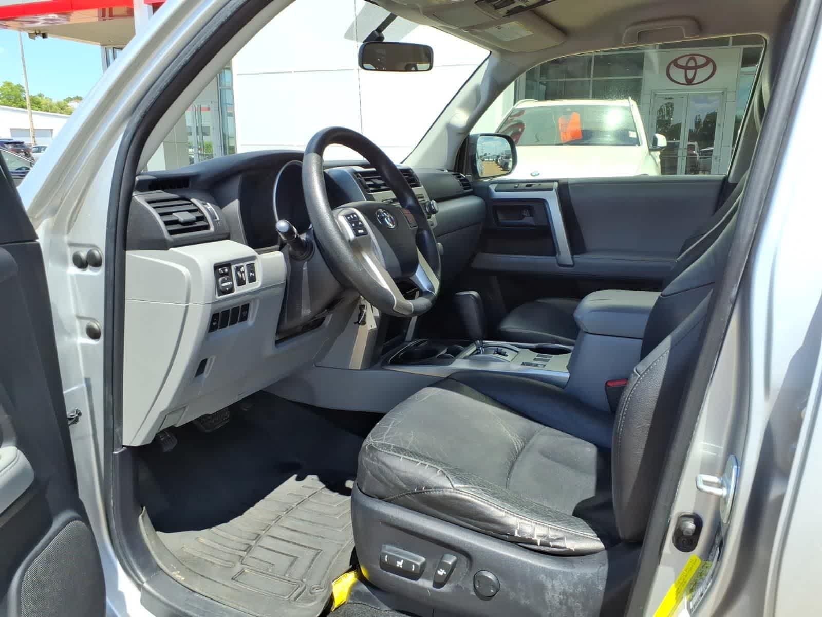 2013 Toyota 4Runner RWD 4dr V6 SR5