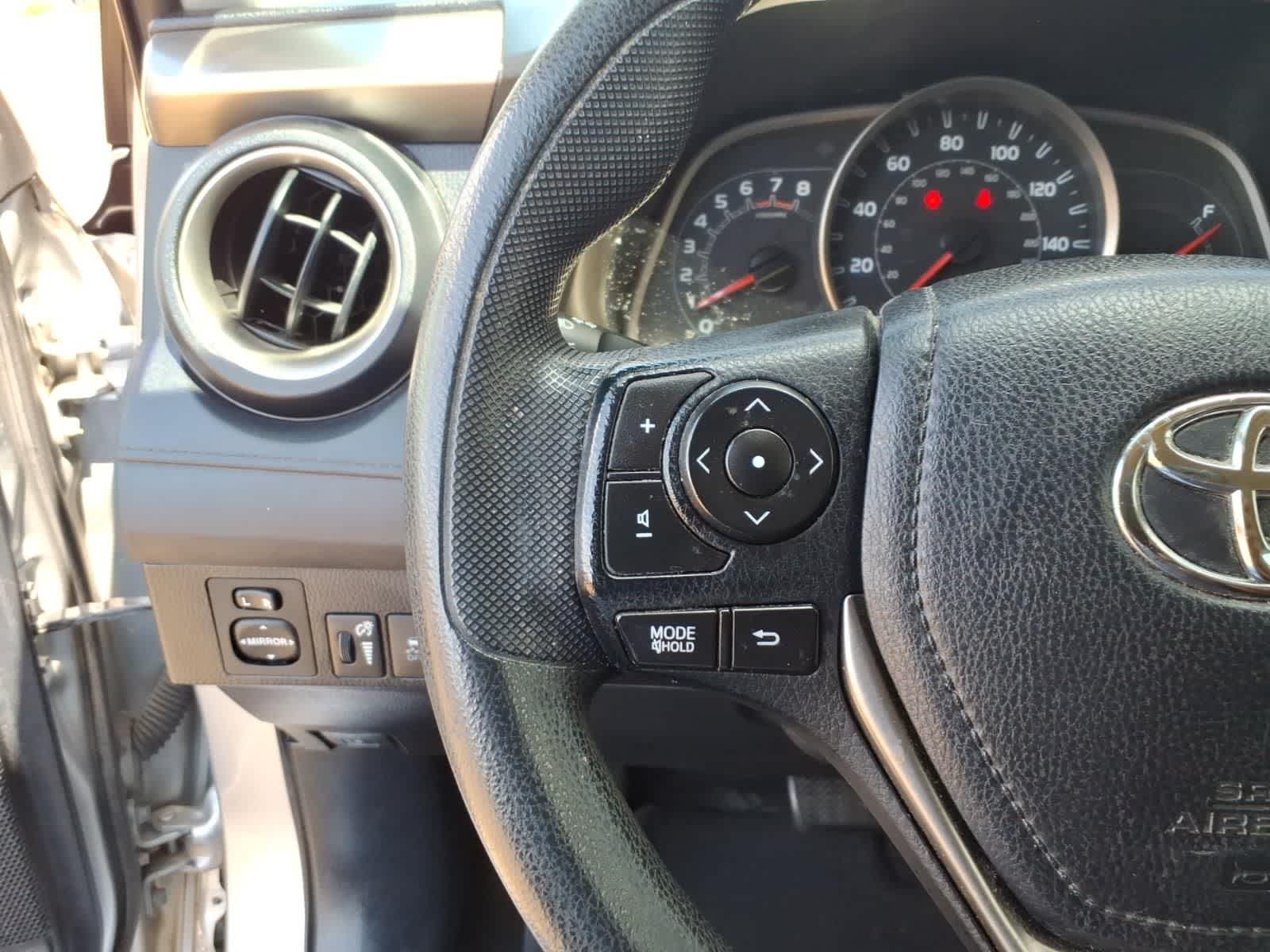 2015 Toyota RAV4 AWD 4dr LE