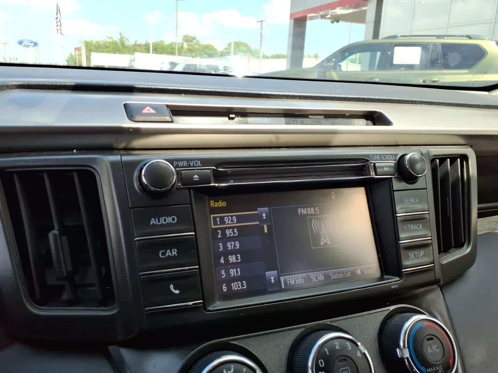 2015 Toyota RAV4 AWD 4dr LE