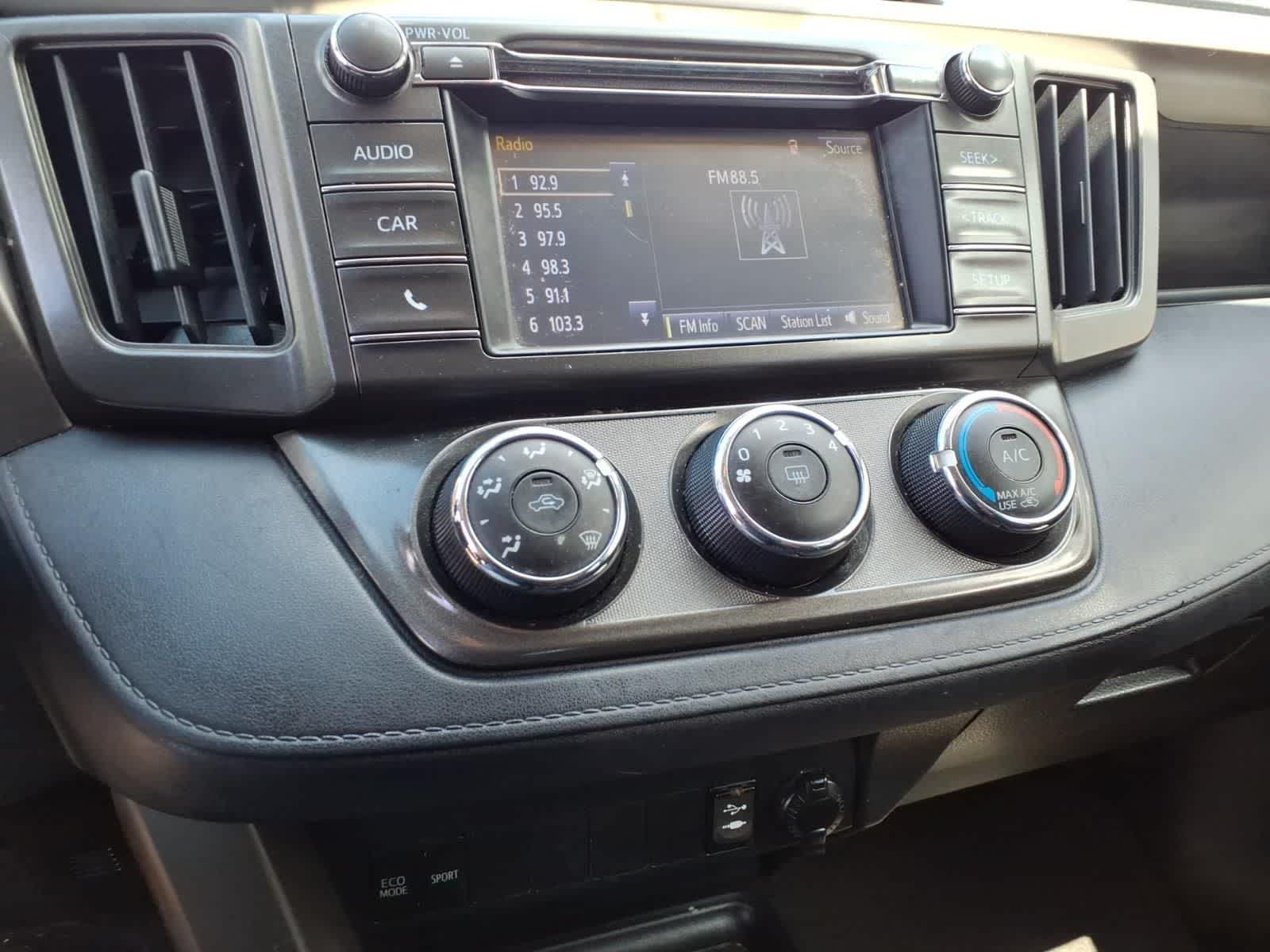 2015 Toyota RAV4 AWD 4dr LE