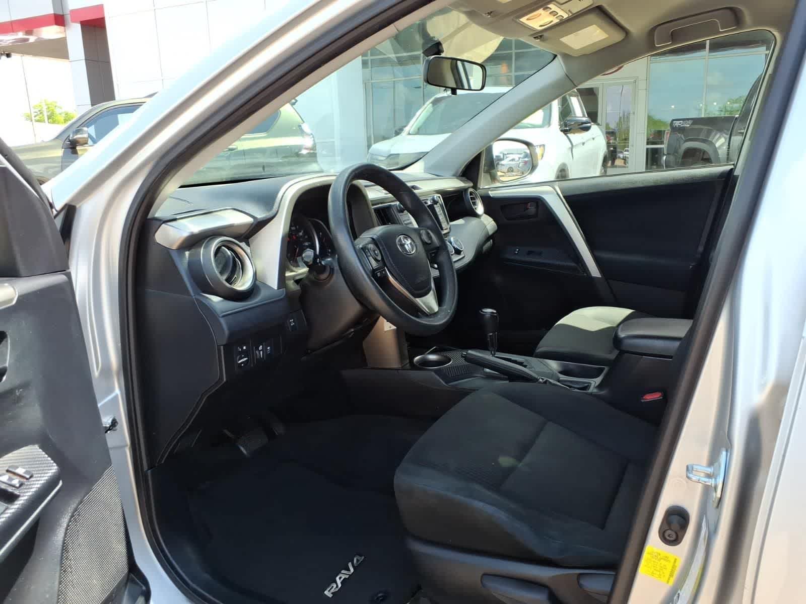 2015 Toyota RAV4 AWD 4dr LE