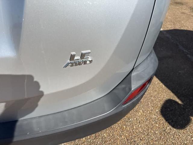 2015 Toyota RAV4 AWD 4dr LE