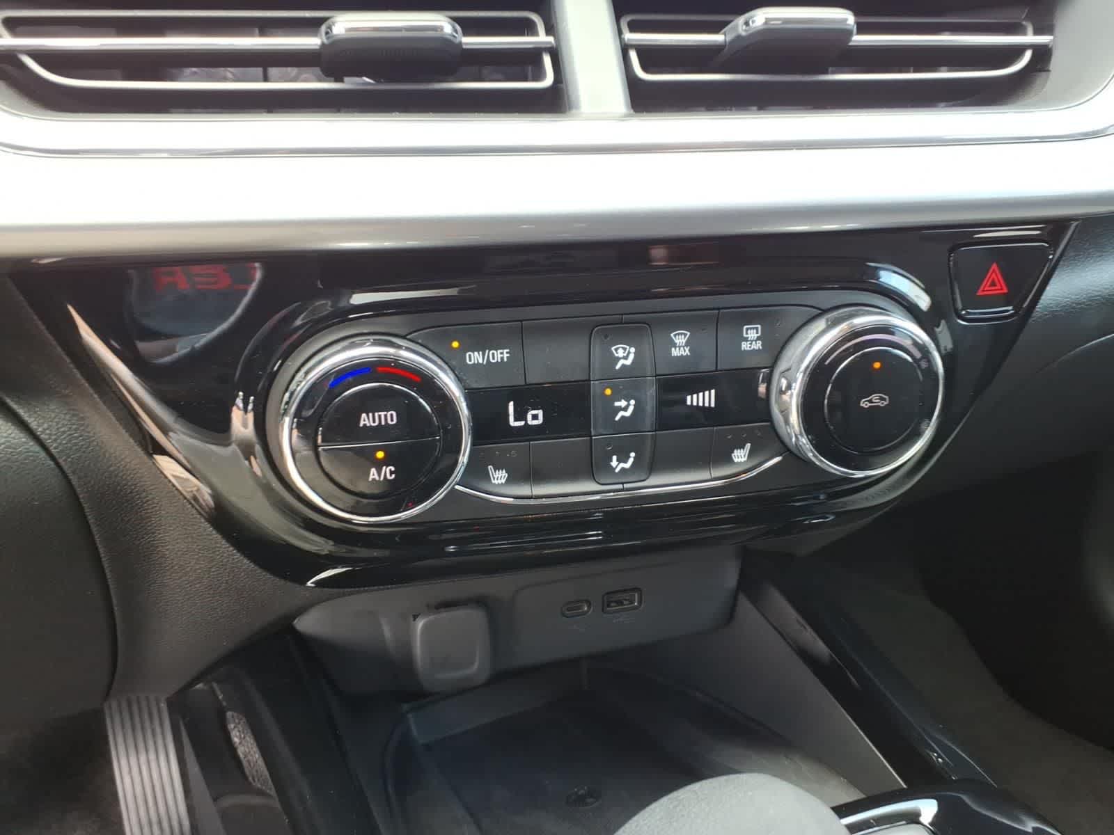 2025 Chevrolet Trax FWD 4dr LT