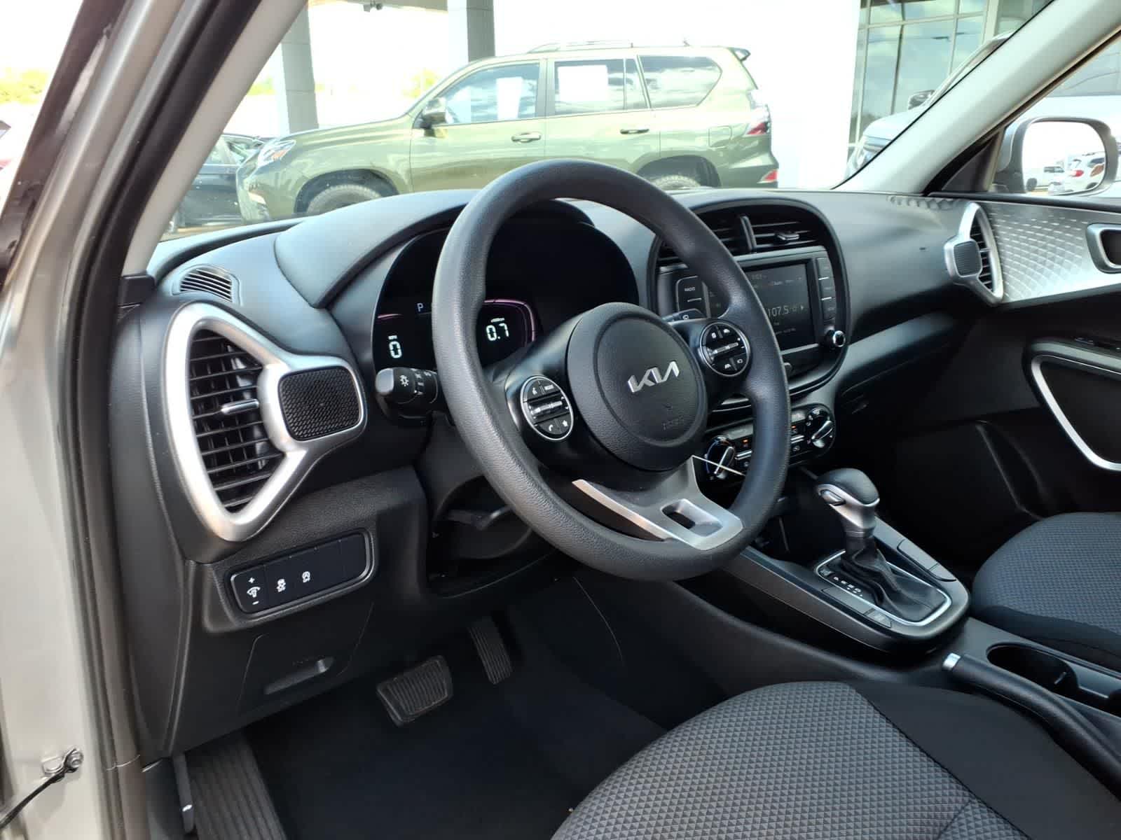 2024 Kia Soul LX IVT