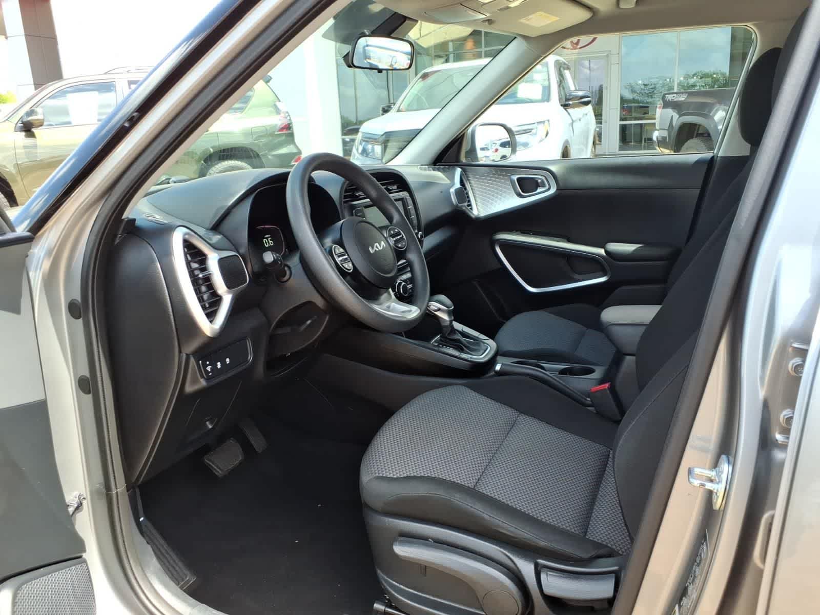 2024 Kia Soul LX IVT