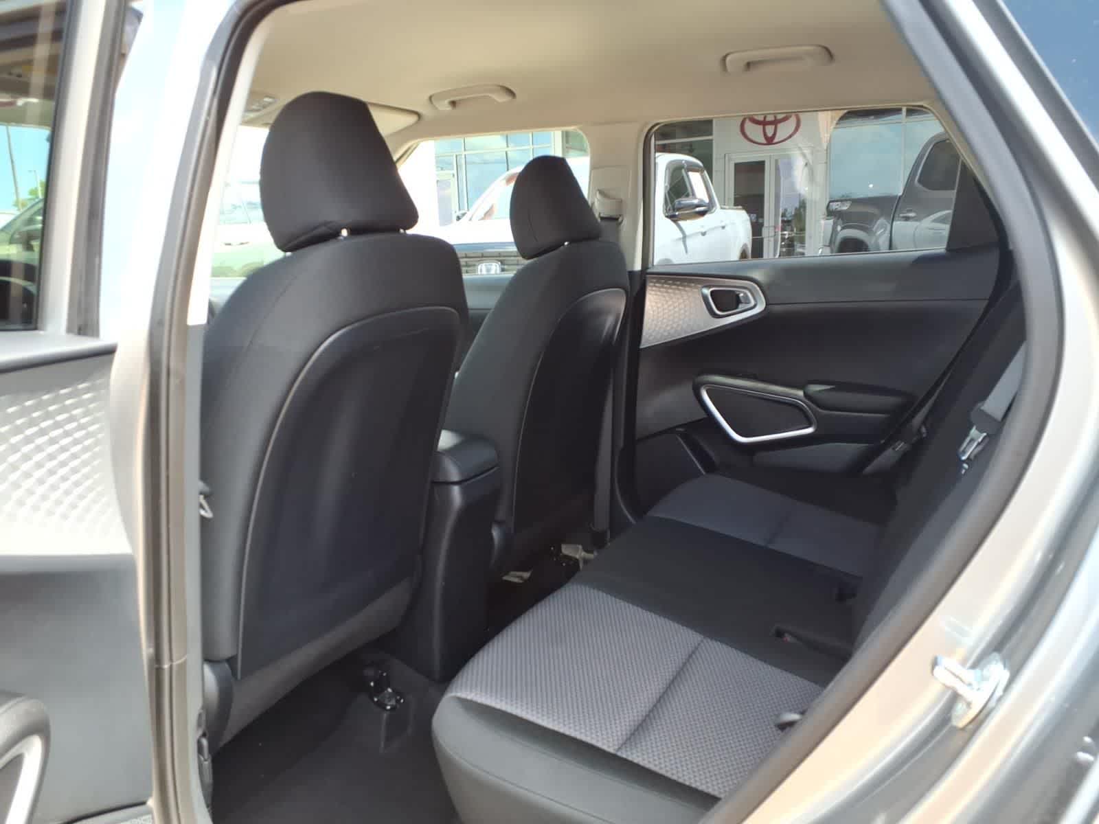 2024 Kia Soul LX IVT
