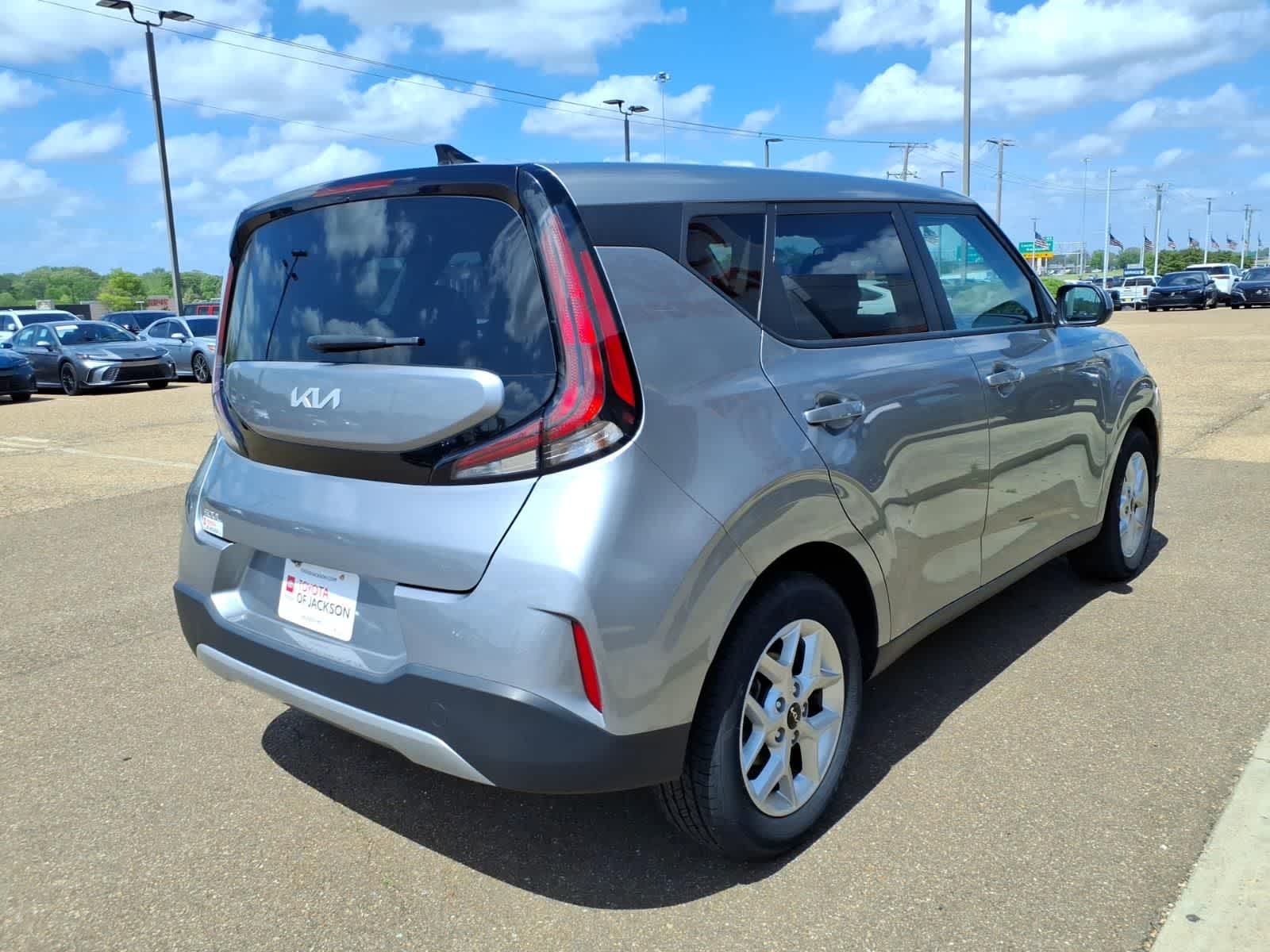 2024 Kia Soul LX IVT