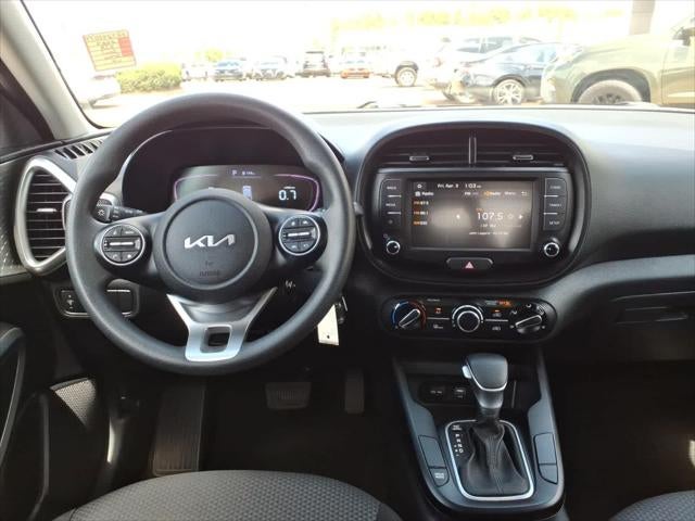 2024 Kia Soul LX IVT