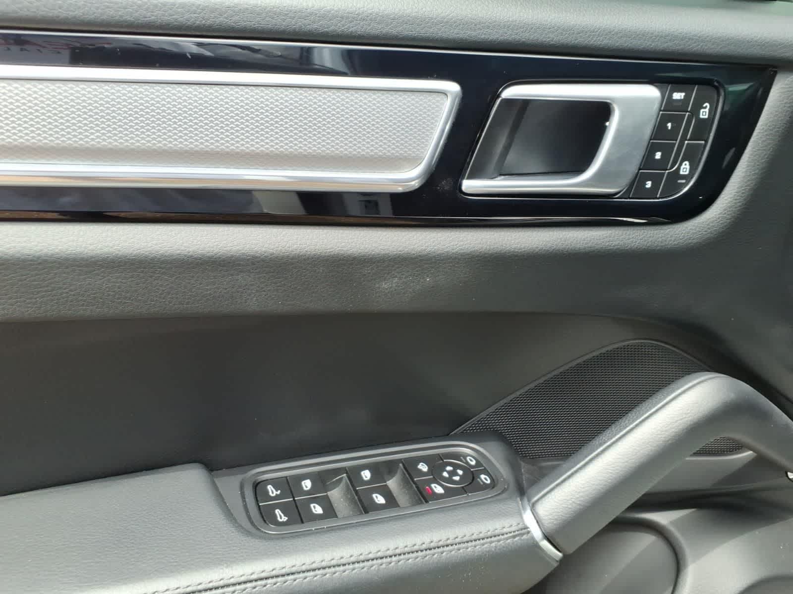 2022 Porsche Cayenne Platinum Edition Coupe AWD