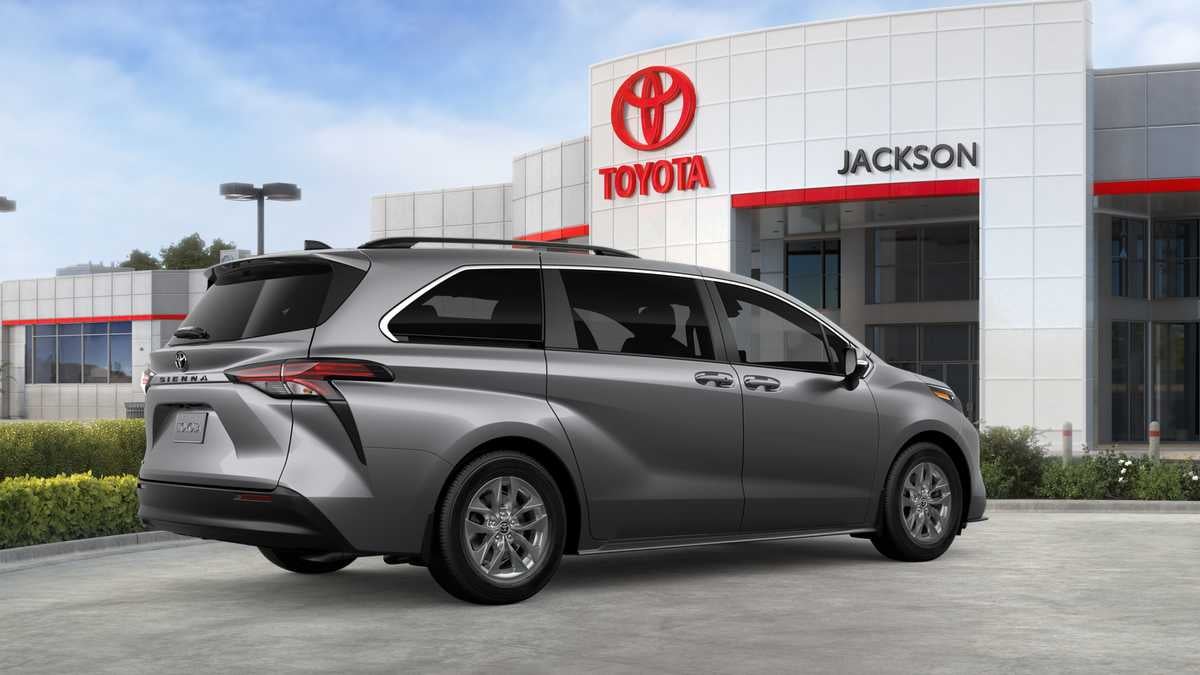2026 Toyota Sienna LE