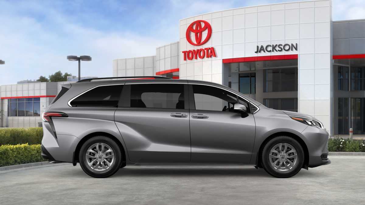 2026 Toyota Sienna LE