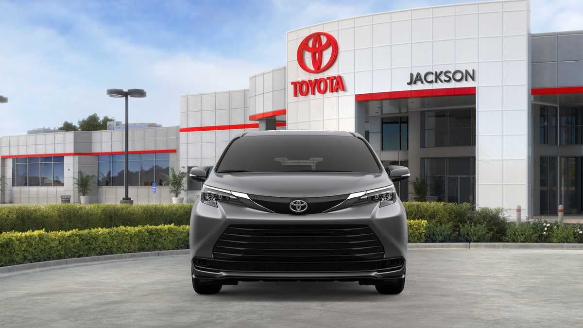 2026 Toyota Sienna LE
