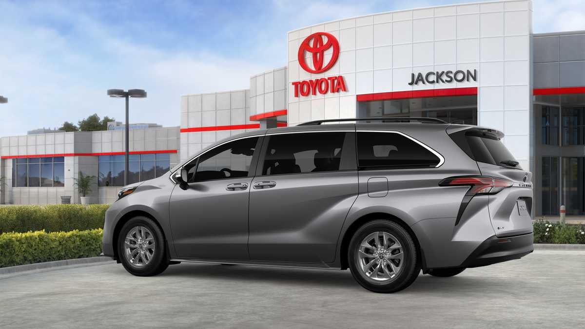 2026 Toyota Sienna LE