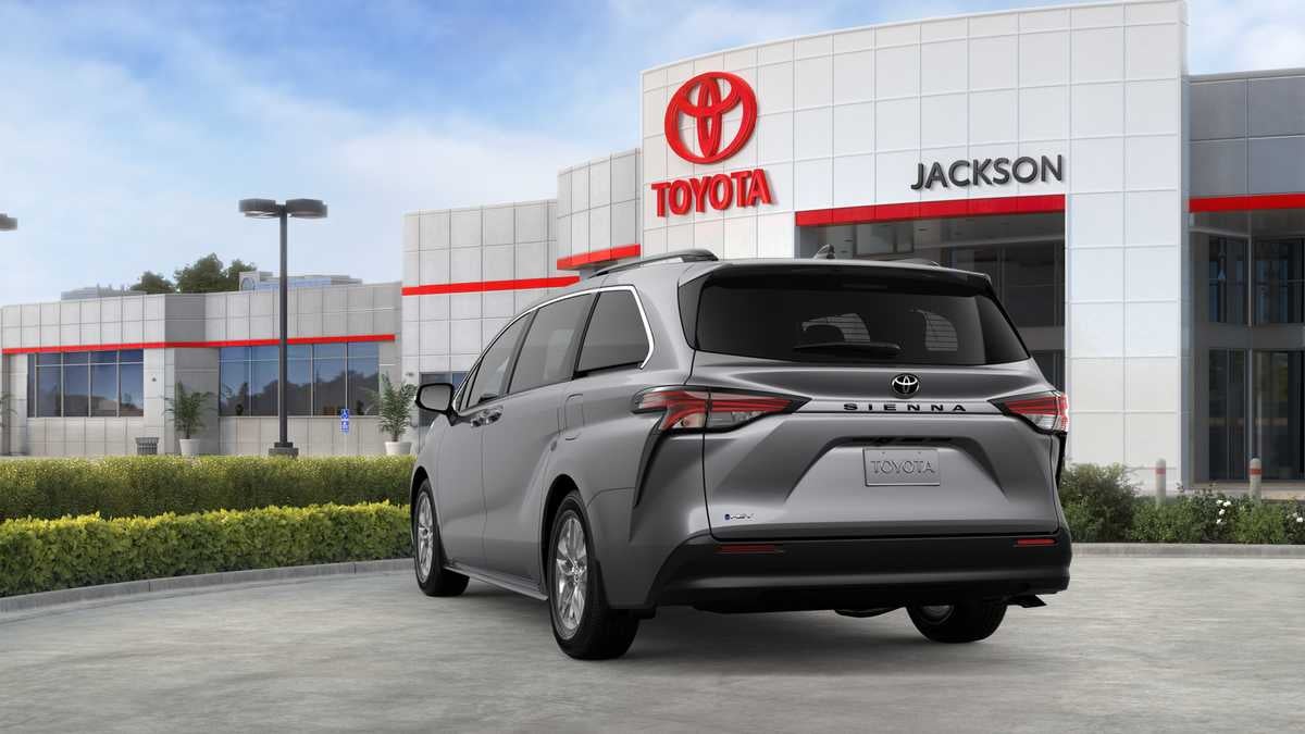 2026 Toyota Sienna LE