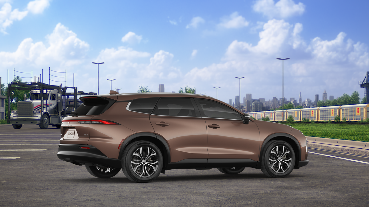 2025 Toyota Toyota Crown Signia XLE