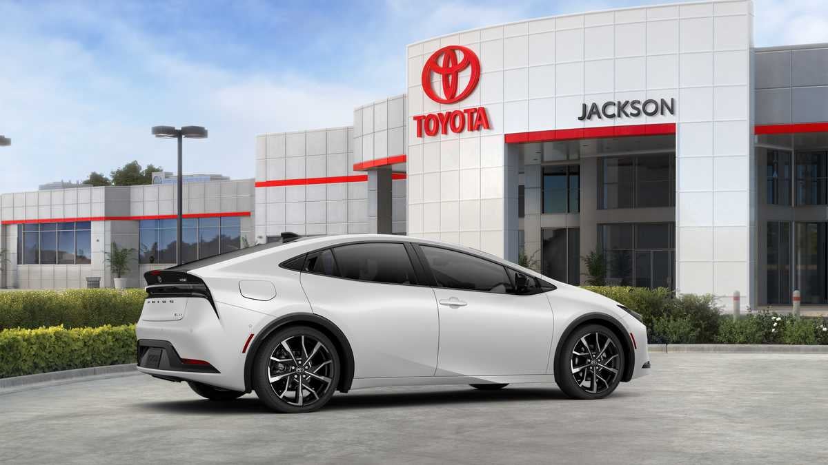 2026 Toyota Prius Plug-in Hybrid XSE Premium - Photo 11