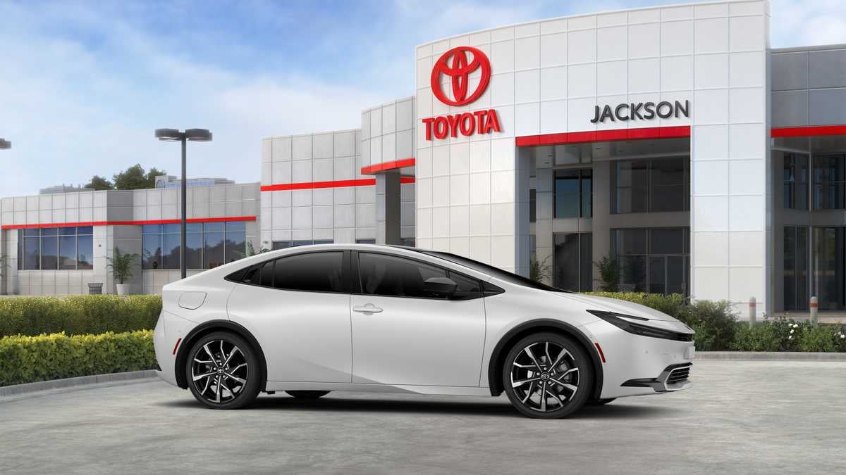 2026 Toyota Prius Plug-in Hybrid XSE Premium - Photo 13