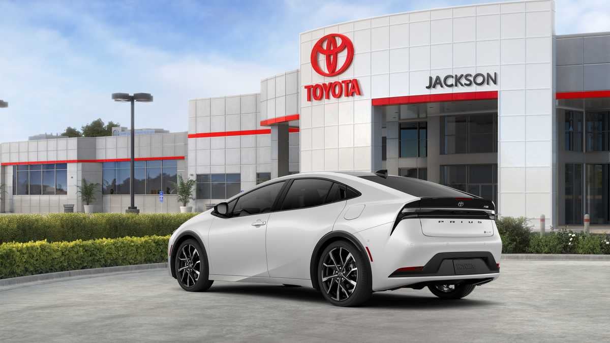 2026 Toyota Prius Plug-in Hybrid XSE Premium - Photo 6